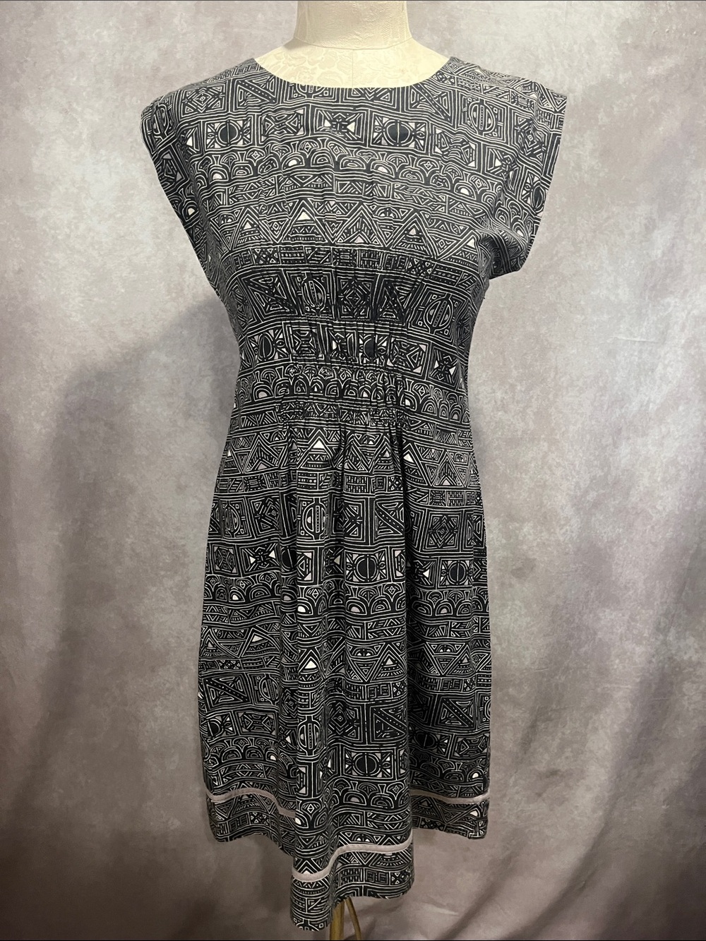 Mata Traders Black and White Geometric Print Midi Dress size medium